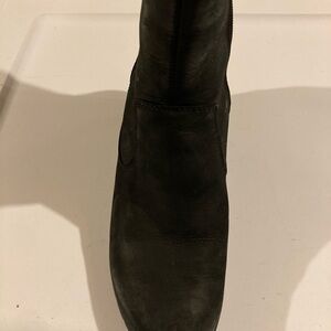 Women’s Ugg black suede boots